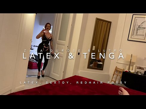 ❤️ Nwa nkịrịkọ na-acha uhie uhie yi uwe latex nke nnochi anya ️❌ Ihe gba ọtọ